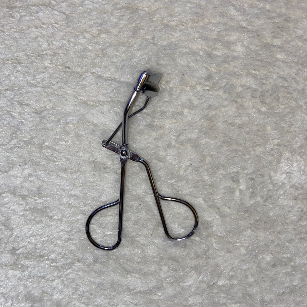 NEW Unbranded Eyelash Curler
